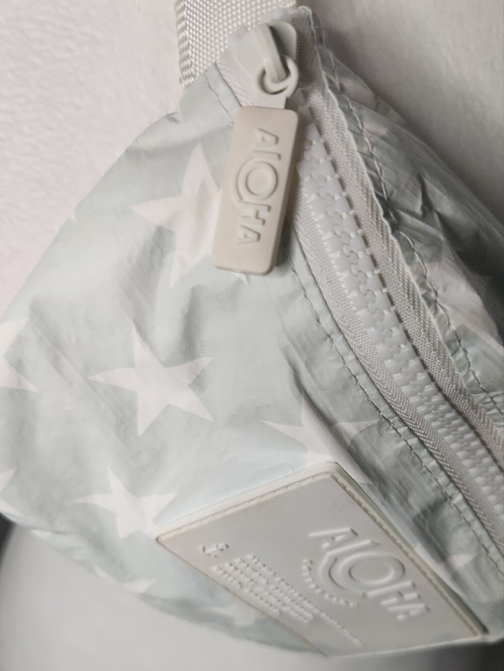 ALOHA Collection Pale Blue Star Print Crossbody Belt Bag - Picture 4 of 6